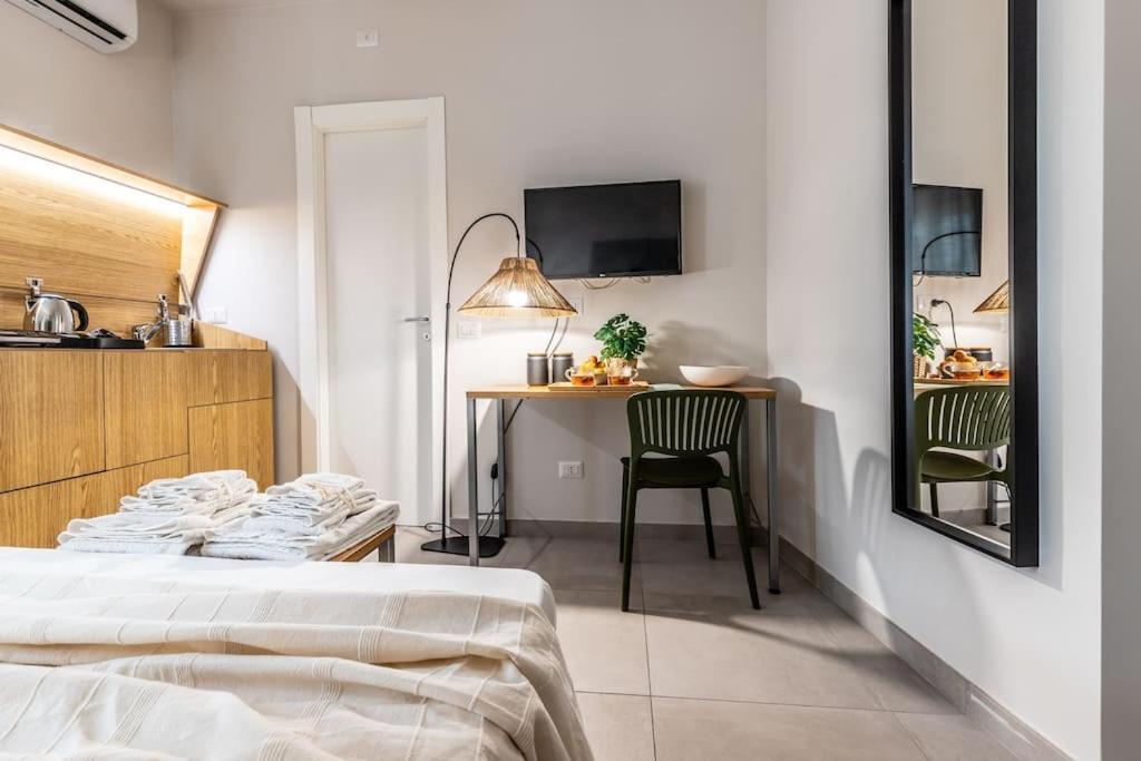 Dafne Room Un'Oasi Romana Per Coppie Exterior photo